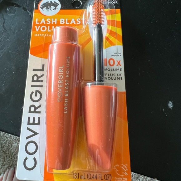 COVERGIRL Other - NWT Covergirl Lash Blast Mascara